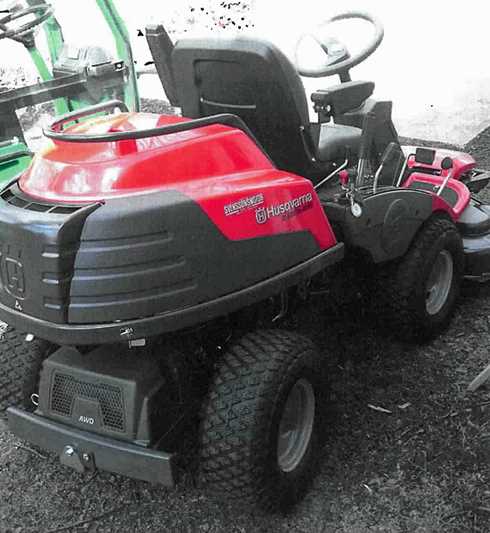 Åkgräsklippare Husqvarna Rider T422 AWD stulen vid Södermöre pastorat, Ljungbyholm, sydväst om Kalmar